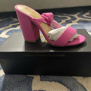 Brand new Lulus Alta Laceup Block Heel